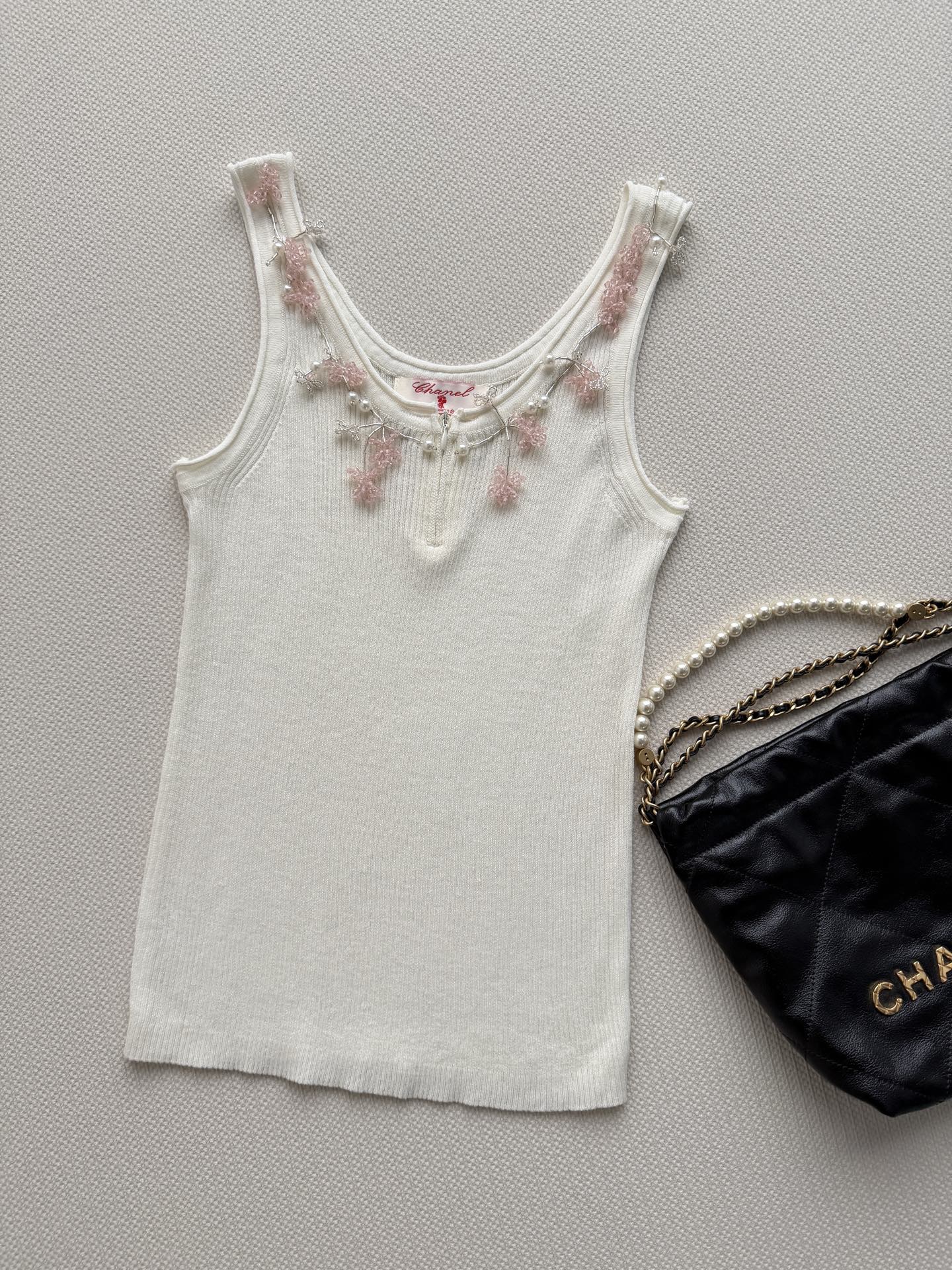 CHANEL 26S KNIT SLEEVELESS TOP STYLE 1184