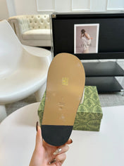 WOMEN'S SLIPPER IN WHITE CALFSKIN WITH GOLD HARDWARE