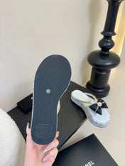 PLATFORM FLIP-FLOPS IN WHITE TWEED FABRIC