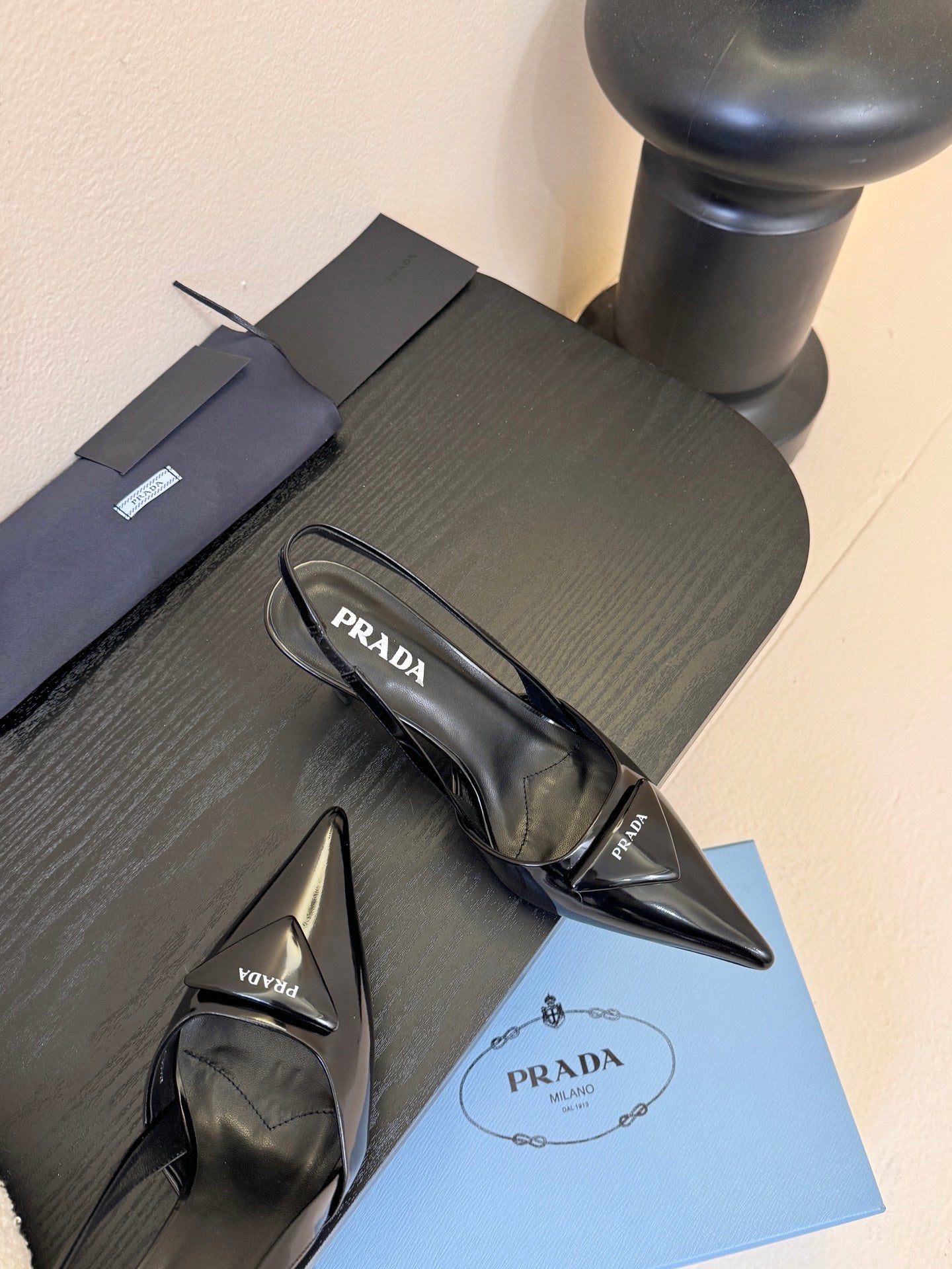 PRADA 26S POINTED TOE SLINGBACK HEELS 60MM IN BLACK CALFSKIN WITH LOGO