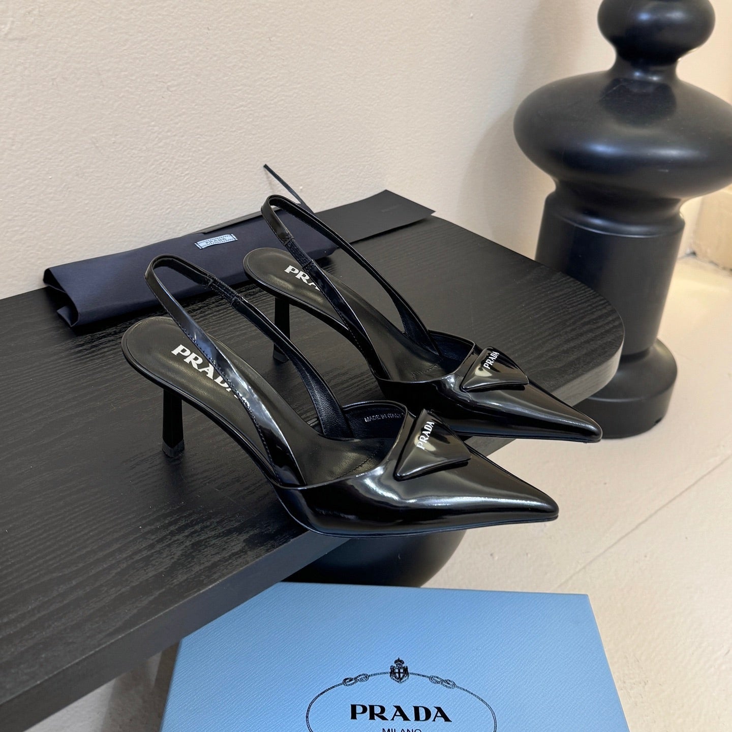 PRADA 26S POINTED TOE SLINGBACK HEELS 60MM IN BLACK CALFSKIN WITH LOGO