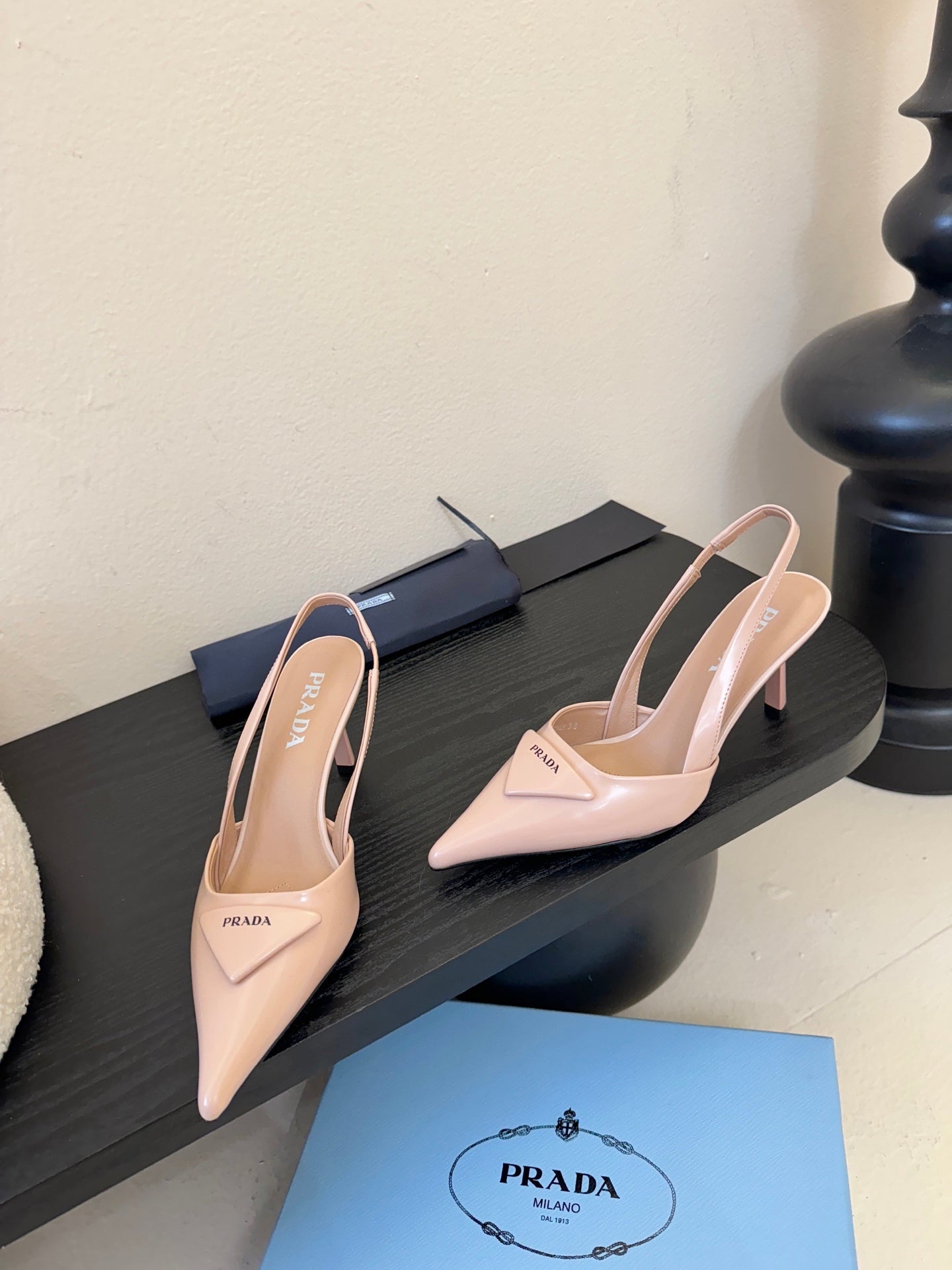 PRADA 26S POINTED TOE SLINGBACK HEELS 60MM IN LIGHT PINK CALFSKIN WITH LOGO