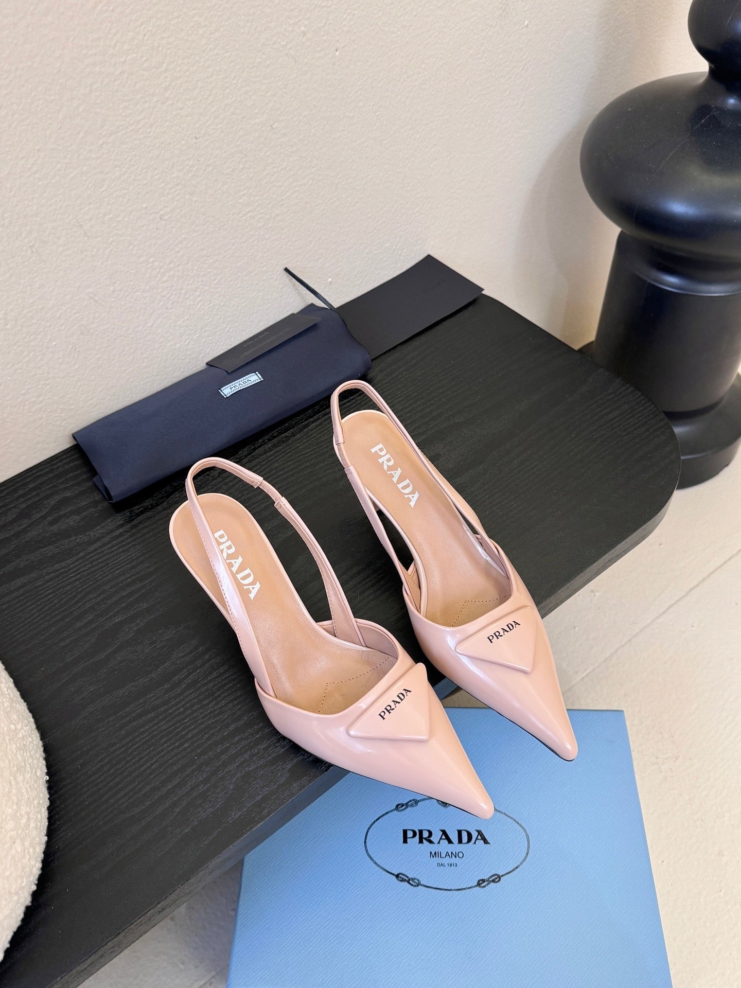 PRADA 26S POINTED TOE SLINGBACK HEELS 60MM IN LIGHT PINK CALFSKIN WITH LOGO