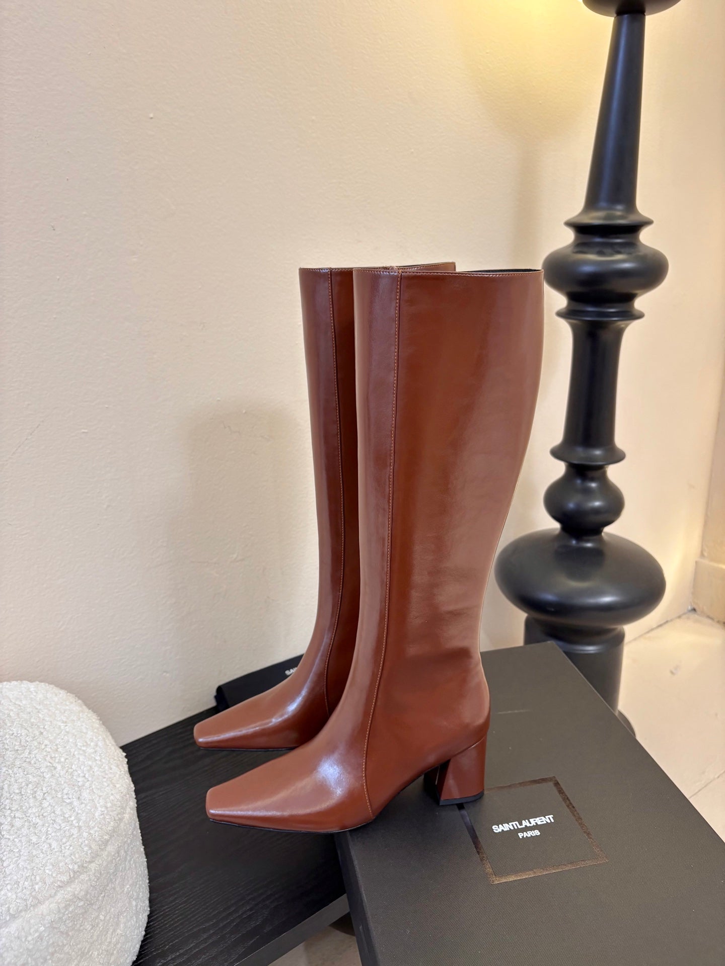 YSL 26S KNEE-HIGH HEELED BOOTS IN BROWN SHINY CALFSKIN