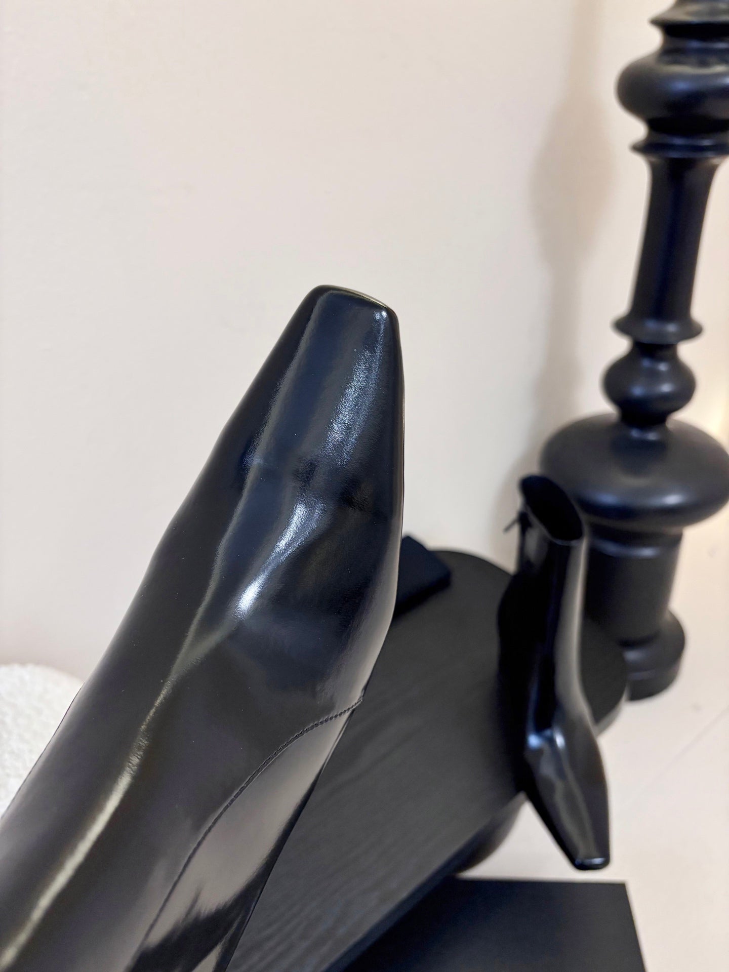 YSL 26S HEELED ANKLE BOOTS IN BLACK SHINY CALFSKIN