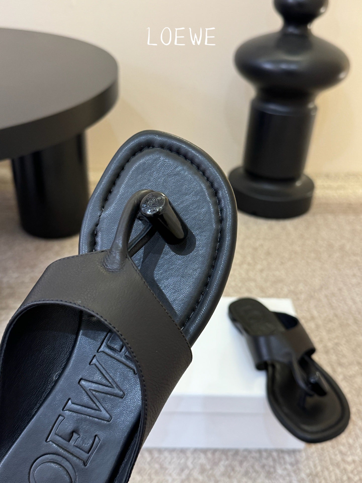 LOEWE 26S TOGGLE FLAT SANDAL IN BLACK CALFSKIN