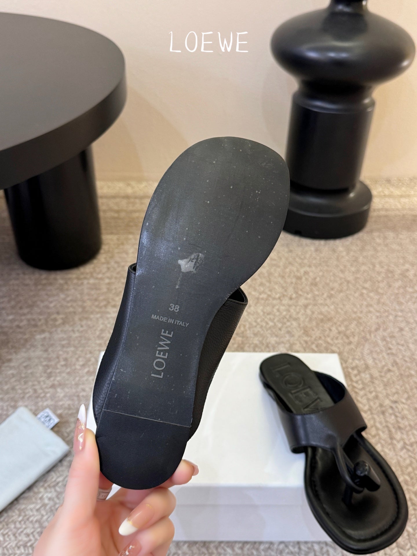 LOEWE 26S TOGGLE FLAT SANDAL IN BLACK CALFSKIN