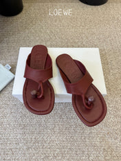 LOEWE 26S TOGGLE FLAT SANDAL IN DARK BROWN CALFSKIN