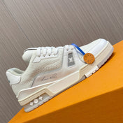 LV 26S LOW TOP SNEAKERS IN WHITE CALFSKIN WITH MONOGRAM SOLE DETAIL