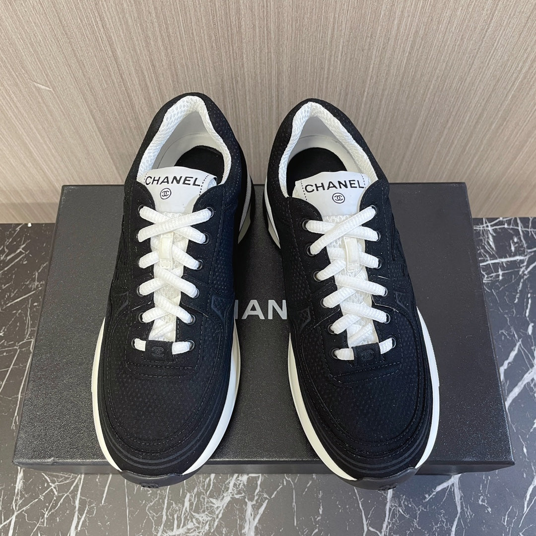 CHANEL 26S SNEAKER IN BLACK QUILTED CALFSKIN AND WHITE LOW TOP