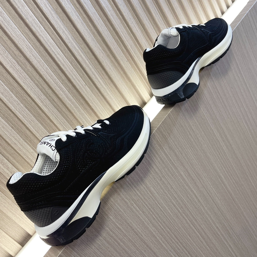 CHANEL 26S SNEAKER IN BLACK QUILTED CALFSKIN AND WHITE LOW TOP
