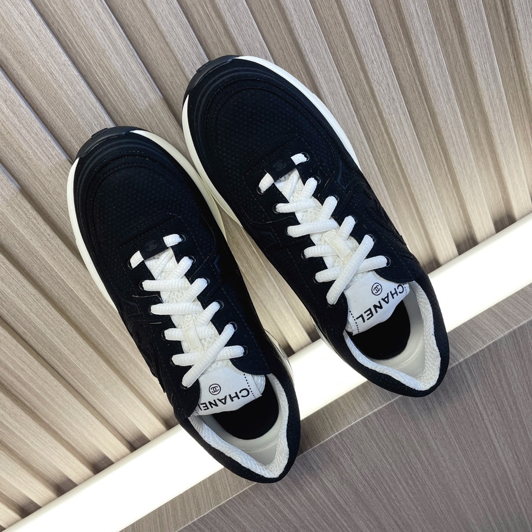 CHANEL 26S SNEAKER IN BLACK QUILTED CALFSKIN AND WHITE LOW TOP