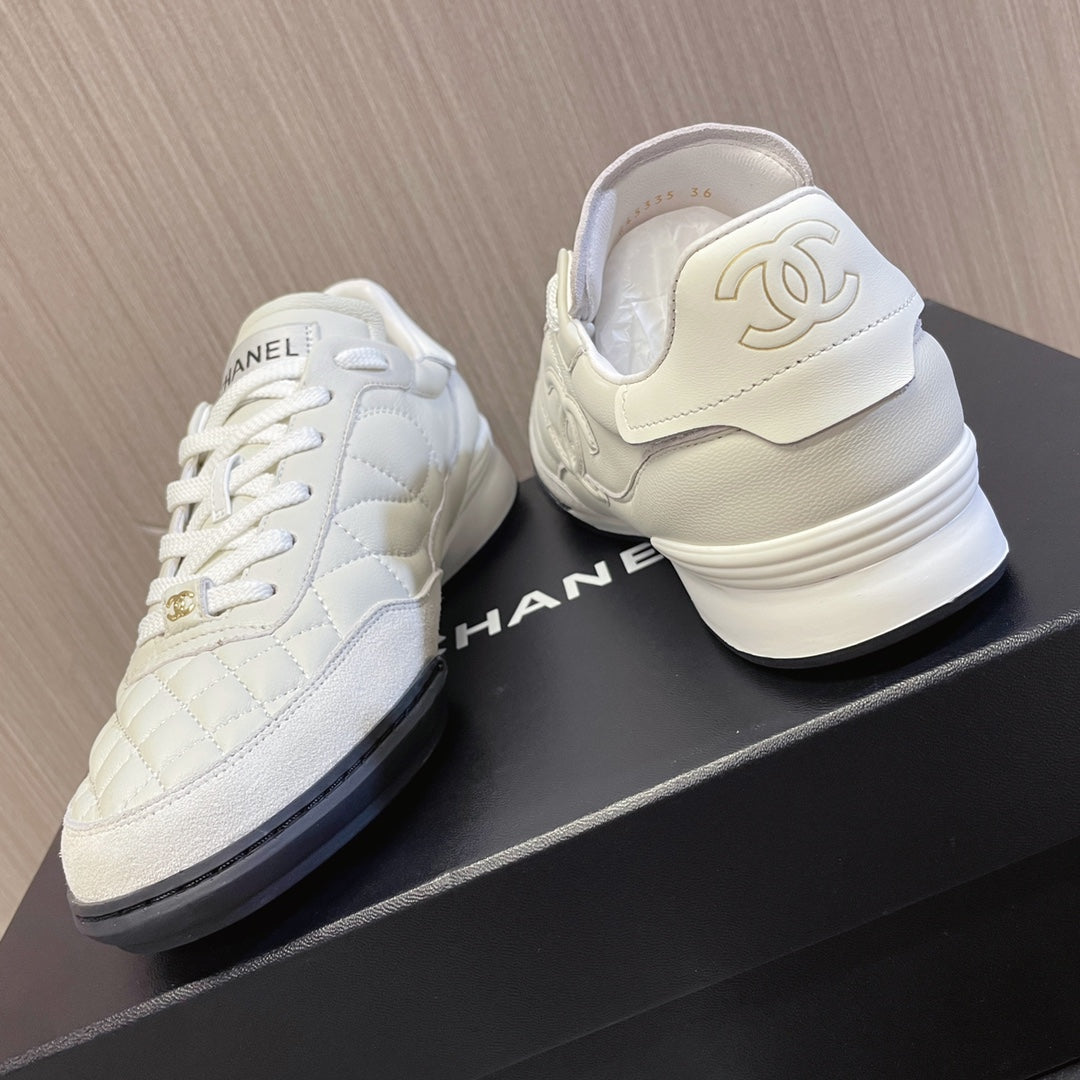 CHANEL 26S SNEAKER IN WHITE QUILTED CALFSKIN AND WHITE LOW TOP