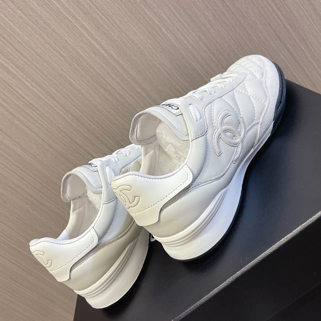 CHANEL 26S SNEAKER IN WHITE QUILTED CALFSKIN AND WHITE LOW TOP