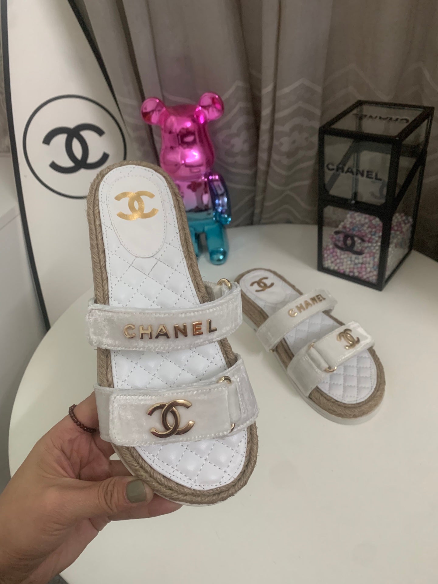 CHANEL 26S SLIDE SANDALS IN WHITE VELVET AND CALFSKIN WITH ROPE SOLE GOLD HARDWARE