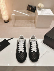 SNEAKERS IN GLOSSY BLACK LAMBSKIN