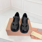 MIUMIU 26S SANDAL 35MM IN BLACK CALFSKIN WITH STYLIZED T-STRING