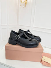 MIUMIU 26S SANDAL 35MM IN BLACK CALFSKIN WITH STYLIZED T-STRING
