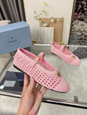 PRADA 26S MARY JANE FLATS IN PINK WOVEN RAFFIA WITH TRIANGLE LOGO