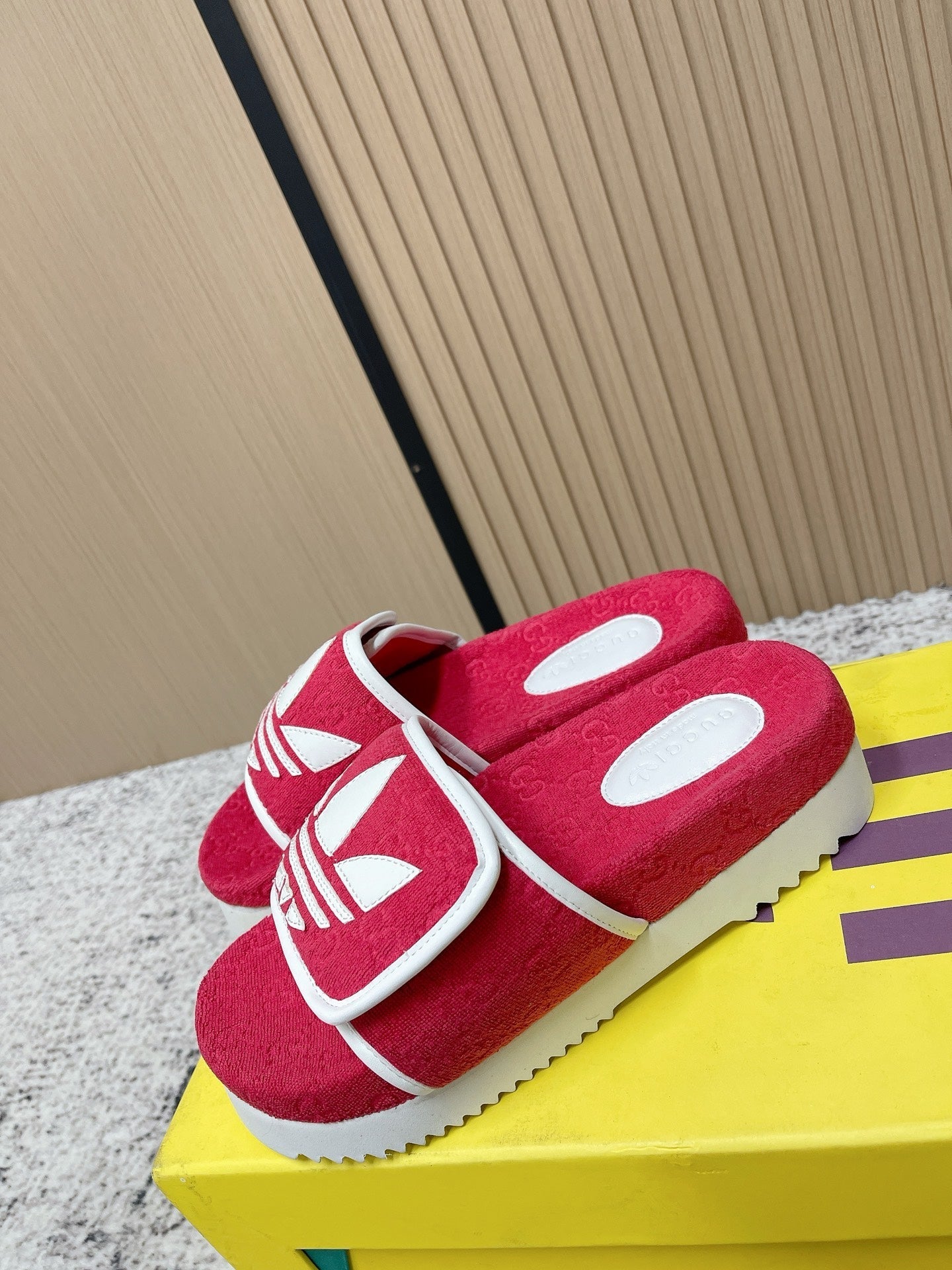 GUCCI 26S PLATFORM SLIDE SANDALS IN RED FABRIC