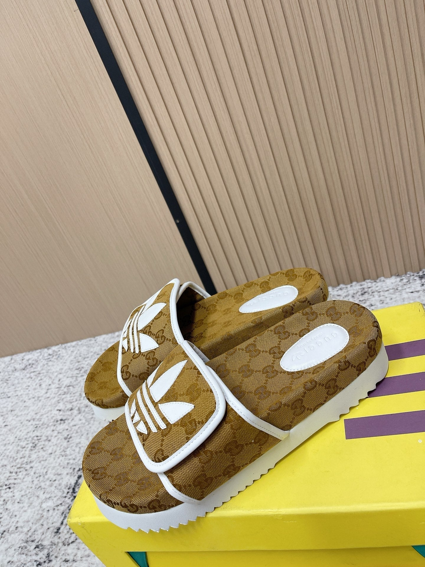 GUCCI 26S PLATFORM SLIDE SANDALS IN BROWN GG CANVAS