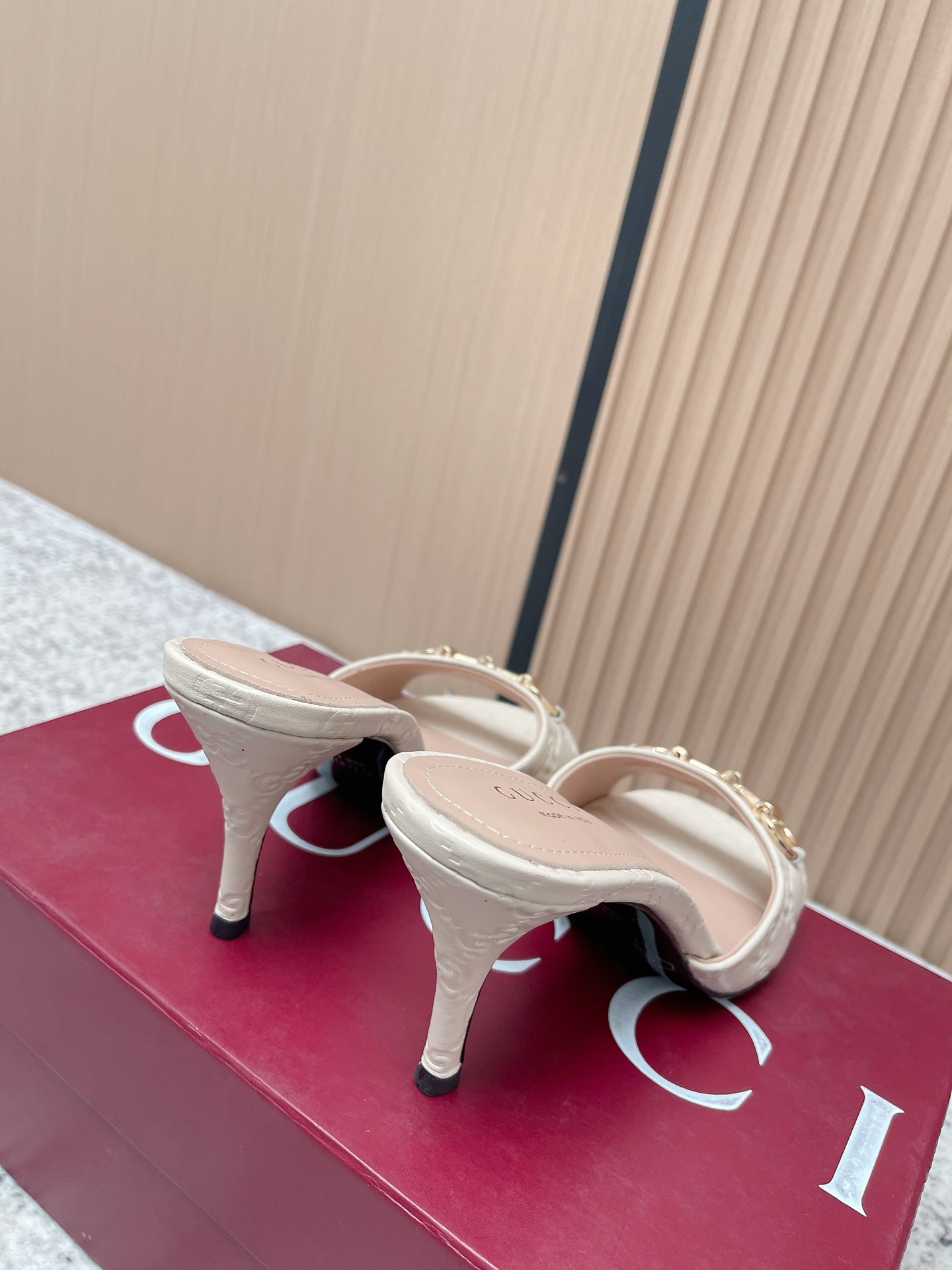GUCCI 26S HIGH-HEEL SANDALS 85 MM IN CREAM WHITE CALFSKIN