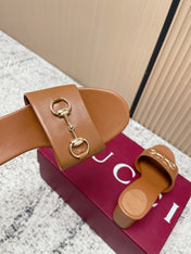 GUCCI 26S HORSEBIT MID-HEEL SANDALS IN BROWN CALFSKIN