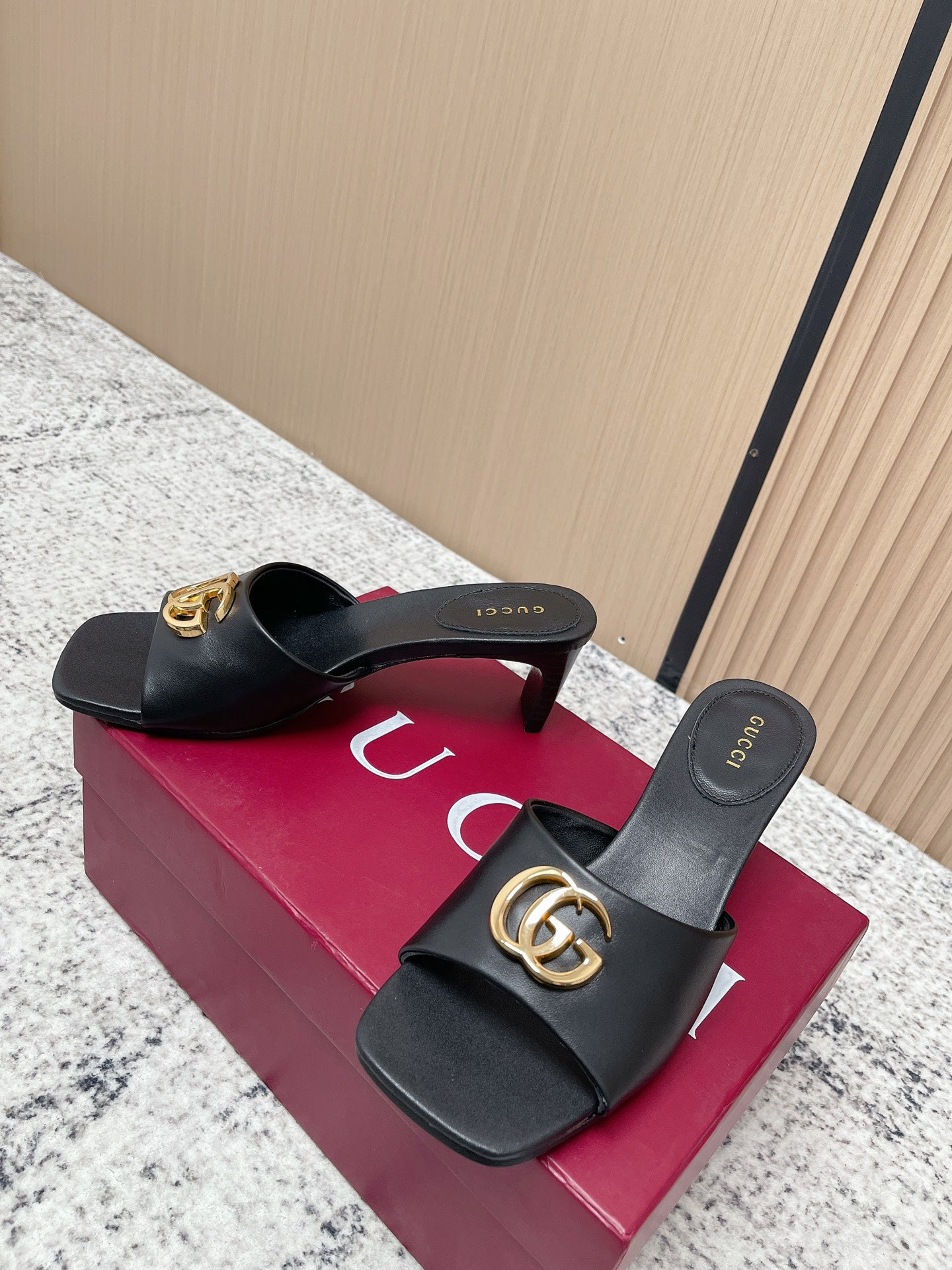 GUCCI 26S GG LOGO HIGH-HEEL MULES IN BLACK CALFSKIN