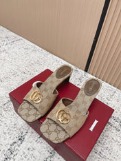 GUCCI 26S HIGH HEELS IN BEIGE CANVAS WITH GOLD HARDWARE