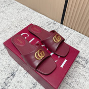 GUCCI 26S SLIDE SANDAL IN DARK RED CALFSKIN WITH GOLD HARDWARE