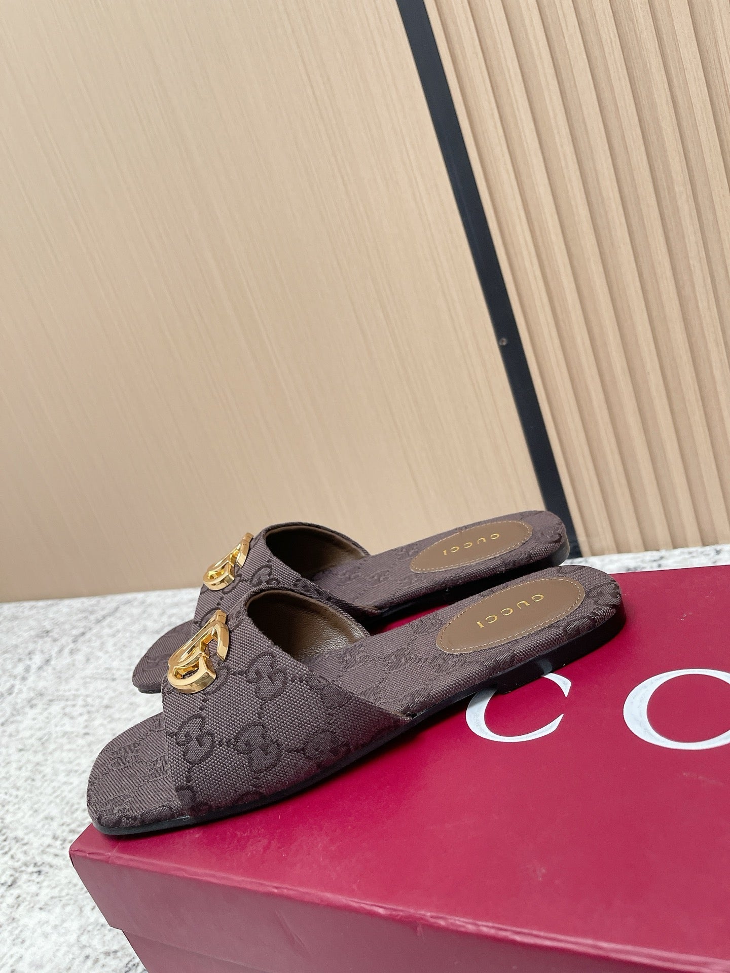 GUCCI 26S SLIDE SANDAL IN DARK BROWN CANVAS
