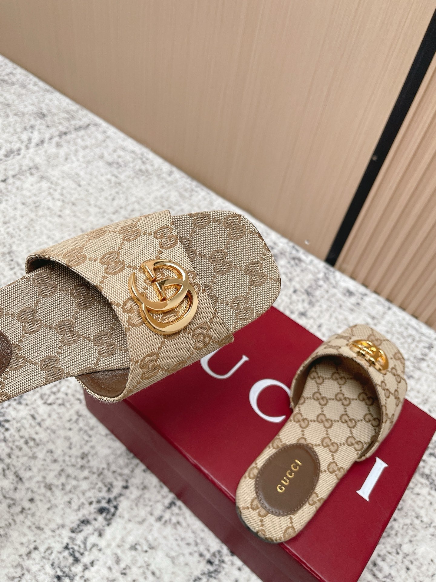 GUCCI 26S SLIDE SANDAL IN BEIGE CANVAS
