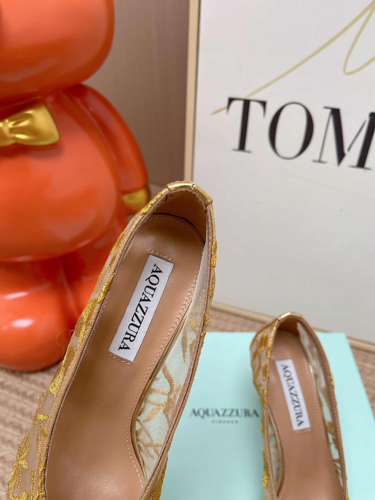 AQUAZZURA 26S HIGH HEELS IN GOLD AND BEIGE FLORAL EMBROIDERED MESH