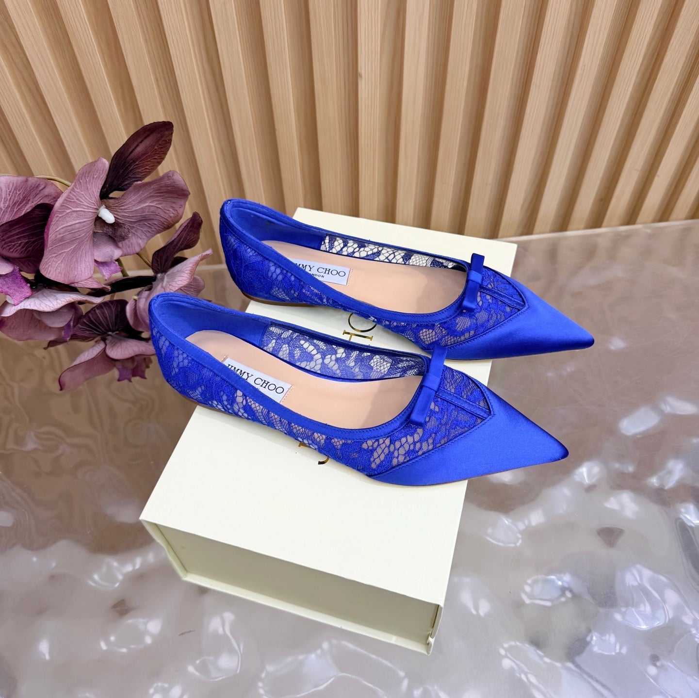 JIMMY CHOO 26S FLATS IN DARK BLUE LACE AND SATIN