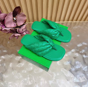 BOTTEGA VENETA 26S THONG SANDALS IN GREEN LAMBSKIN