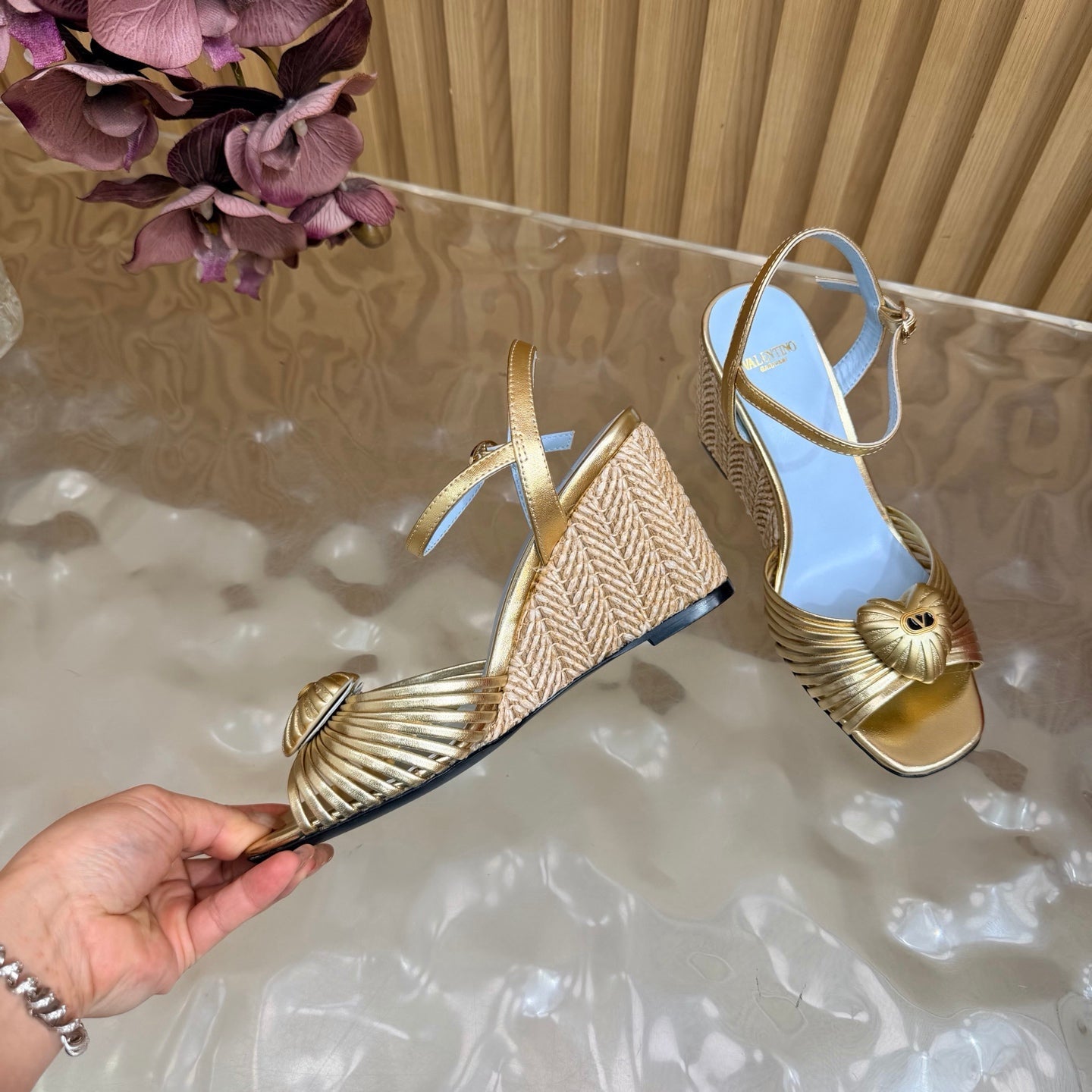 VALENTINO 26S WEDGE SANDAL 85 MM IN GOLD CALFSKIN