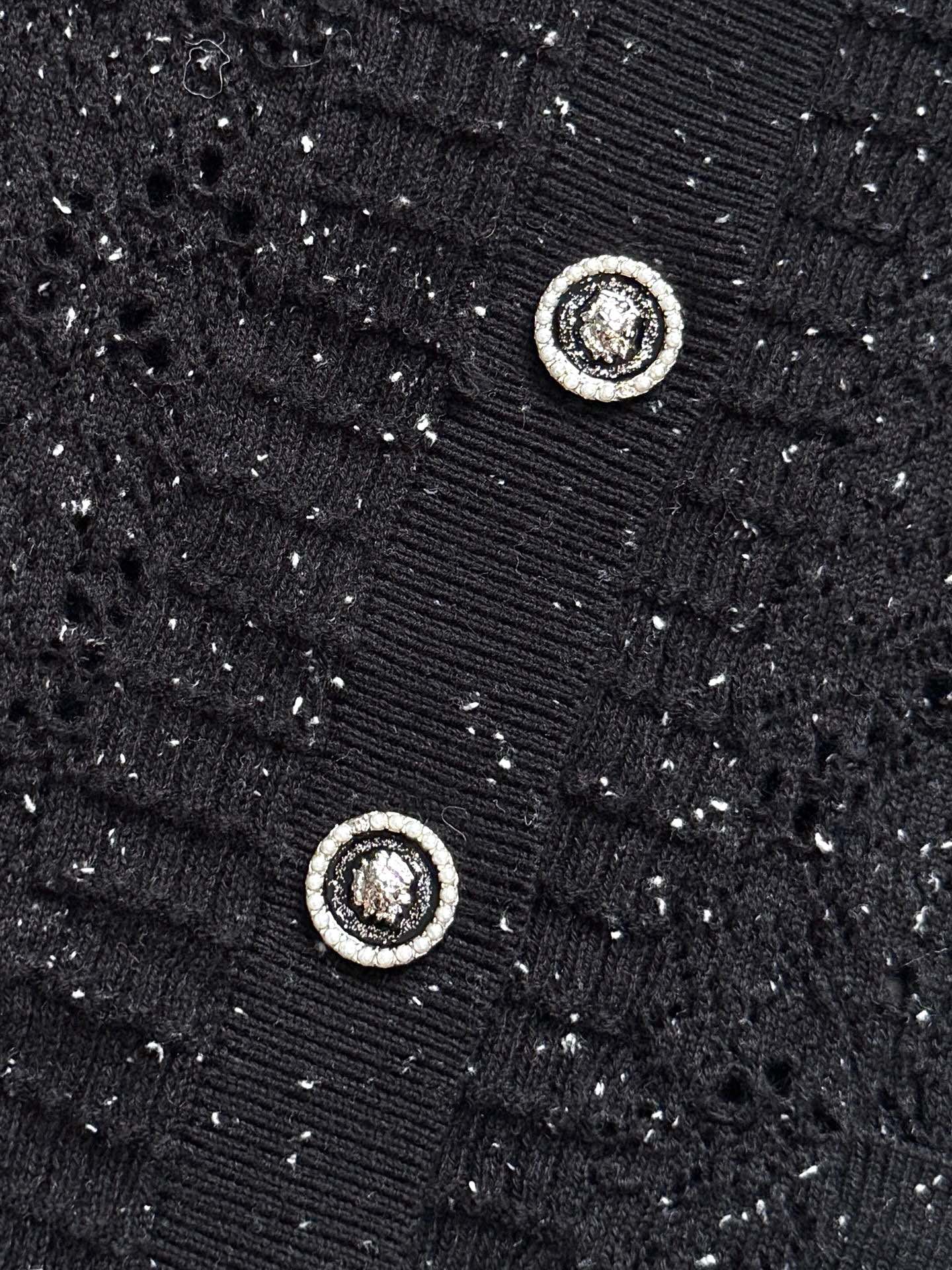CHANEL SWEATER STYLE 82