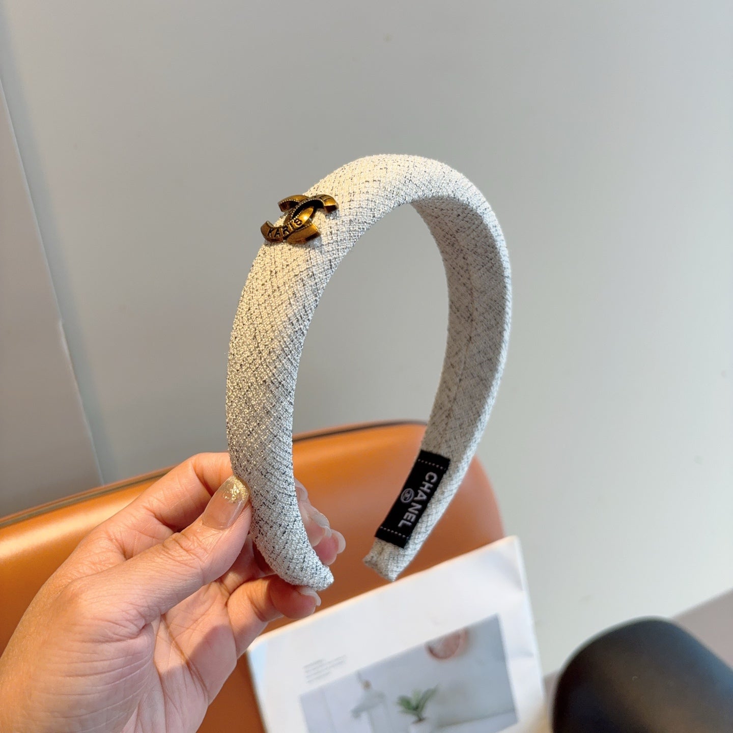 CHANEL 26S HEADBANDS IN IVORY TEXTURED FABRIC 505345