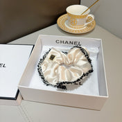CHANEL 26S SCRUNCHIE IN WHITE SILK 512070