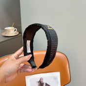 CHANEL 26S HEADBAND IN WHITE AND BLACK SILK 505295