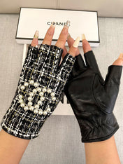 FINGERLESS GLOVES IN BLACK MIX WHITE WOOL TWEED 463847