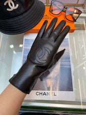 GLOVES IN BLACK LAMBSKIN 463840