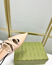 STRAPPY FLAT SLINGBACK IN BEIGE CREAM GLOSSY CALFSKIN