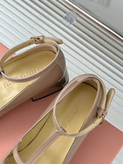 BALLET PUMPS WITH STRAP IN BEIGE GLOSSY LAMBSKIN