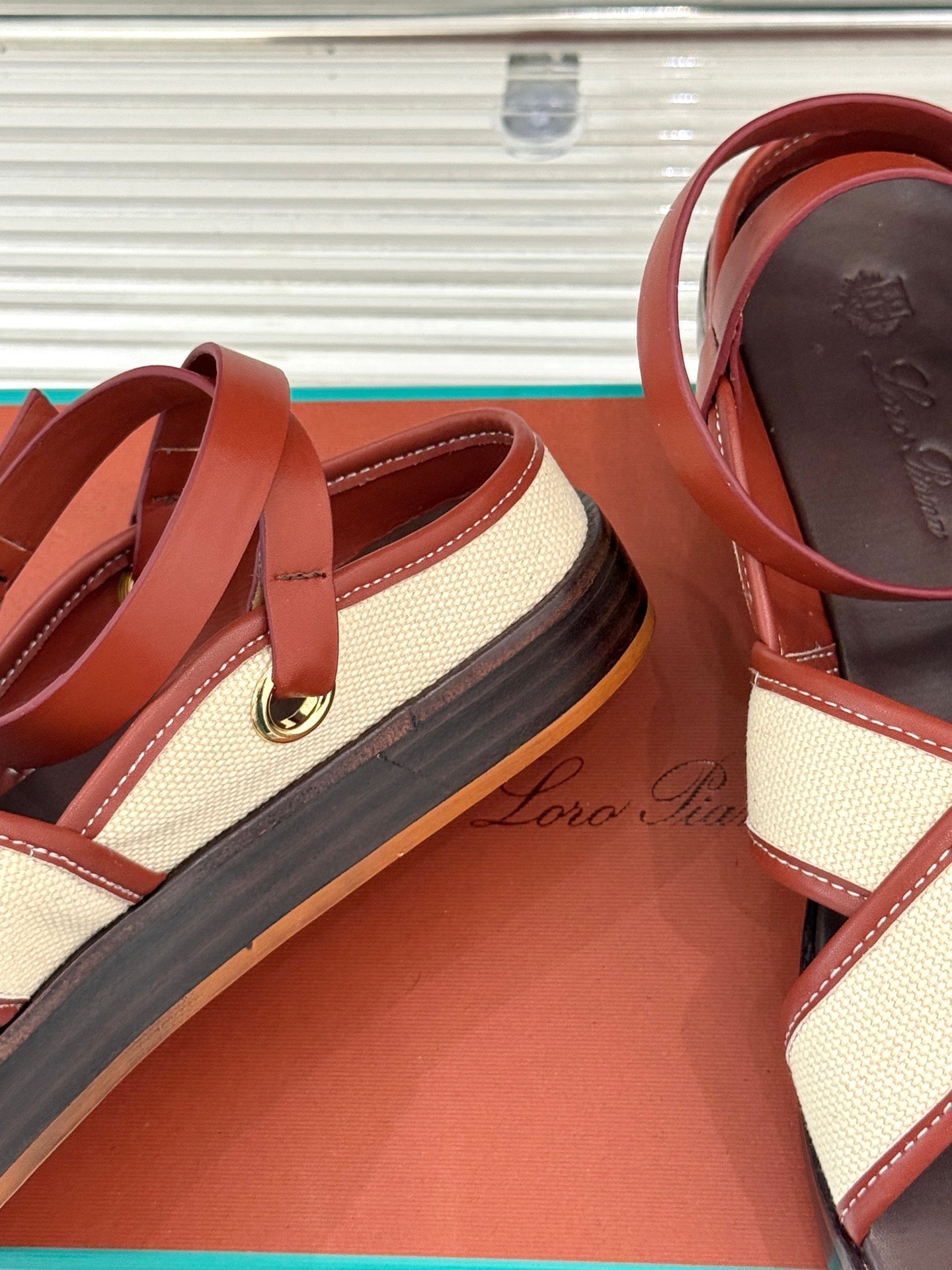 SANDALS THICK SOLE CROSS STRAP IN BEIGE FABRIC AND ORANGE CALFSKIN