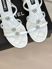 HIGH HEELS SANDAL IN WHITE LAMBSKIN PEARL FLOWERS