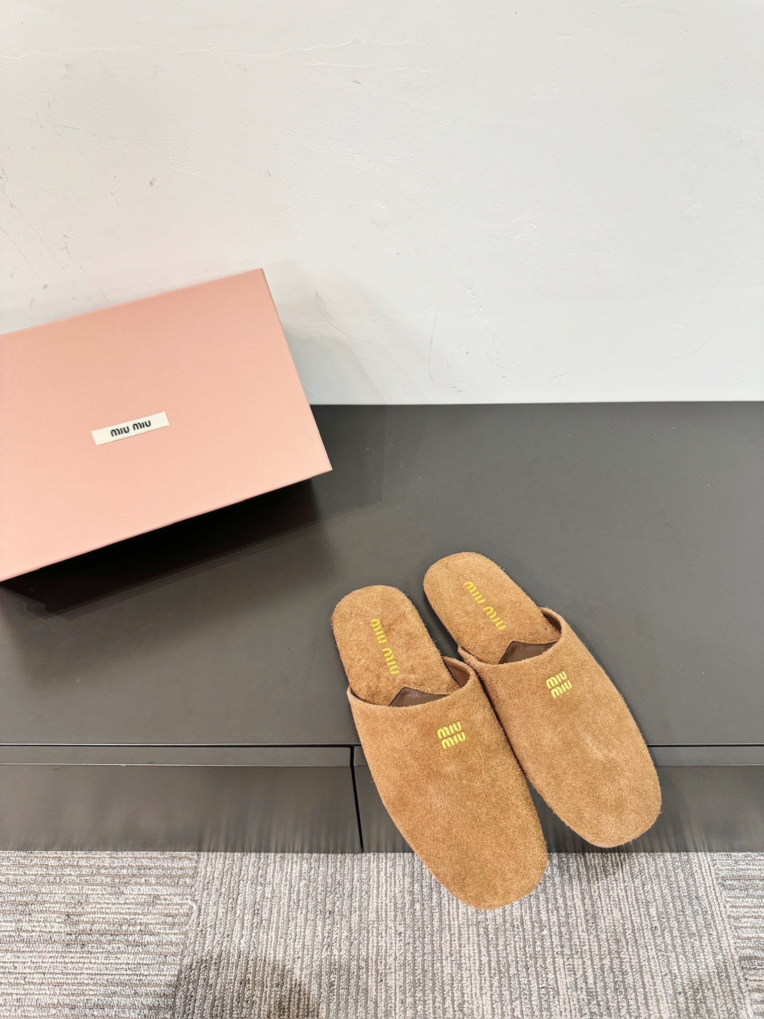 MIUMIU 26S MULE LOAFERS IN CARAMEL BROWN SUEDE LOGO