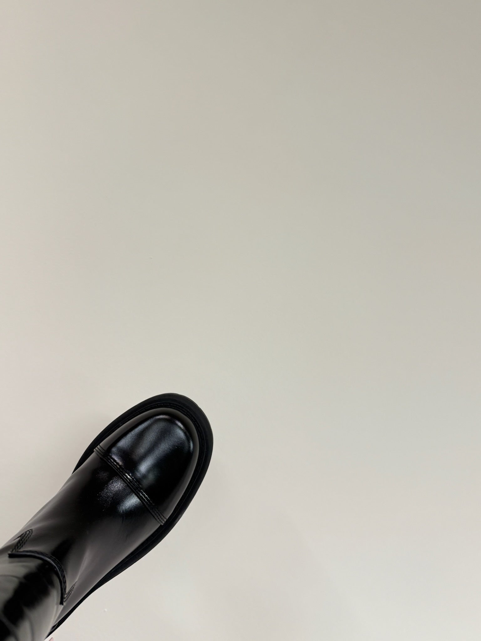 D-TOWN BOOTS IN BLACK PATENT CALFSKIN