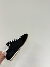 RETRO SNEAKERS IN BLACK MESH AND SUEDE