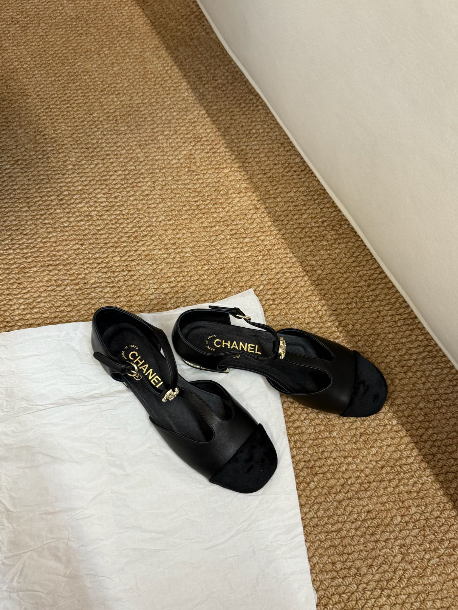 CHANEL 26S SLINGBACK SHOES IN BLACK CALFSKIN AND SUEDE GOLD HARDWARE